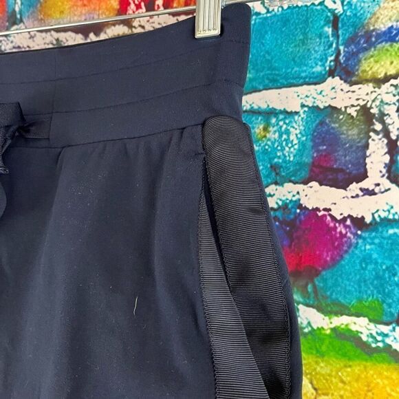 Athleta Metro Downtown Skort | Skirt Navy Blue Style 405665 Size XS - Picture 2 of 6